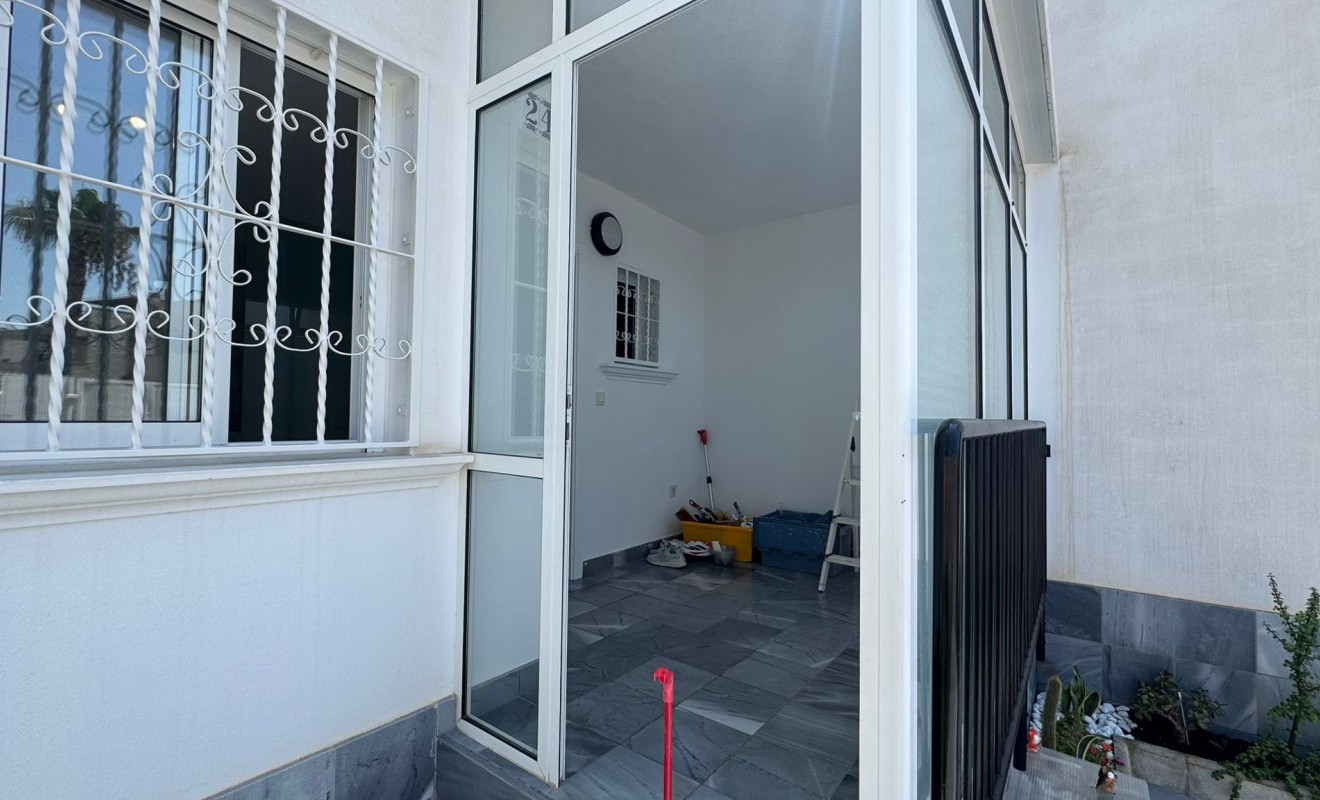 Sale - semi_detached_house - Torrevieja - Costa Blanca Sur