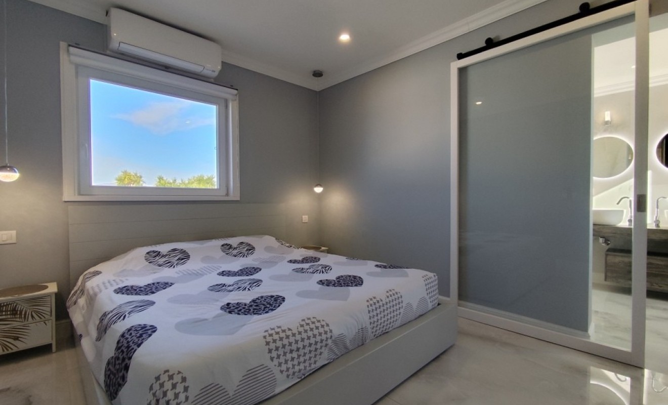 Sale - Villa - El Mudamiento