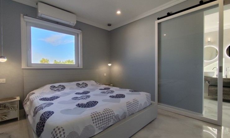 Sale - Villa - El Mudamiento