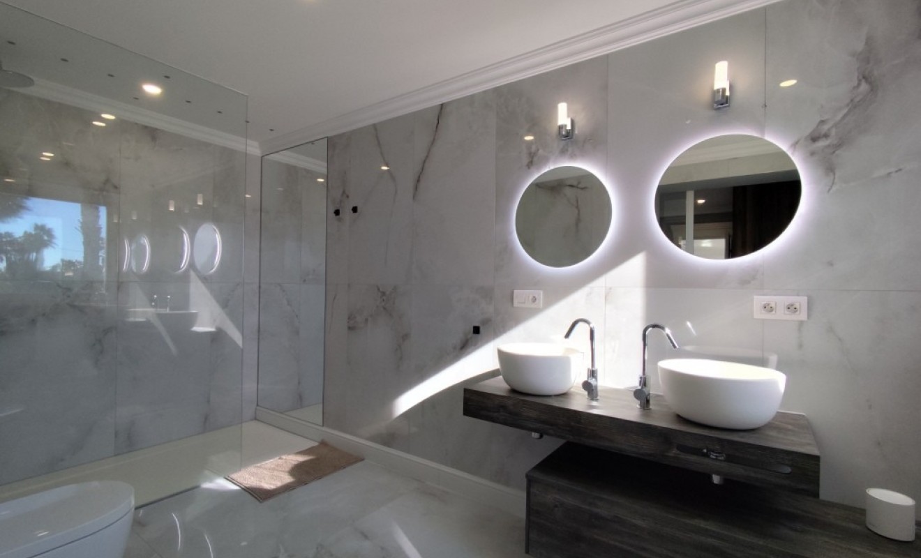 Sale - Villa - El Mudamiento