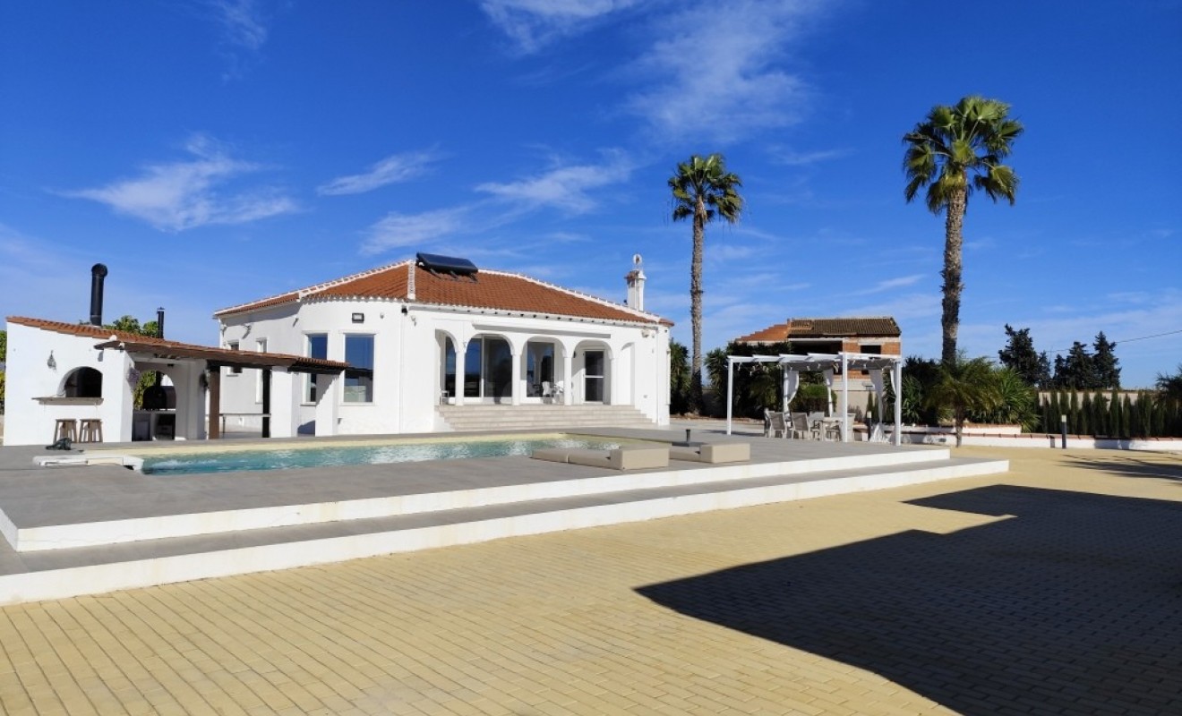 Sale - Villa - El Mudamiento