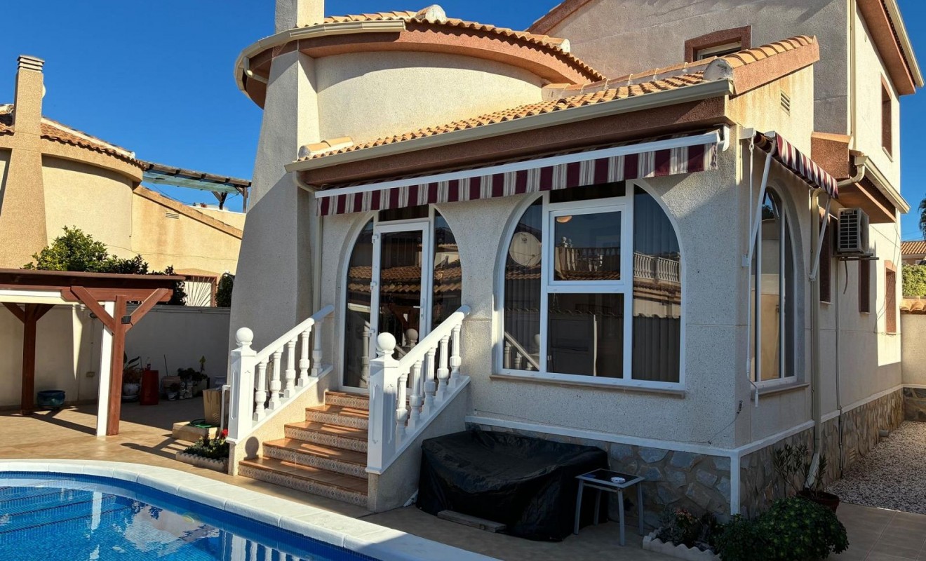 Sale - Detached villa - Rojales