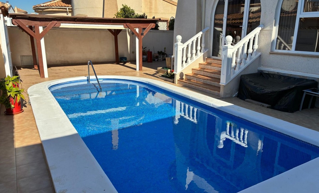 Sale - Detached villa - Rojales