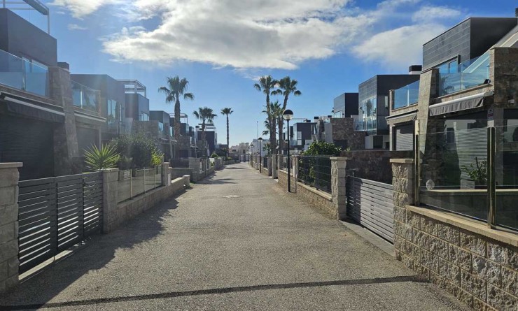 Sale - Villa - Orihuela Costa