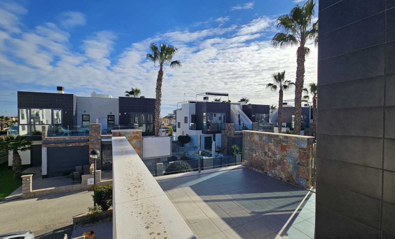 Sale - Villa - Orihuela Costa