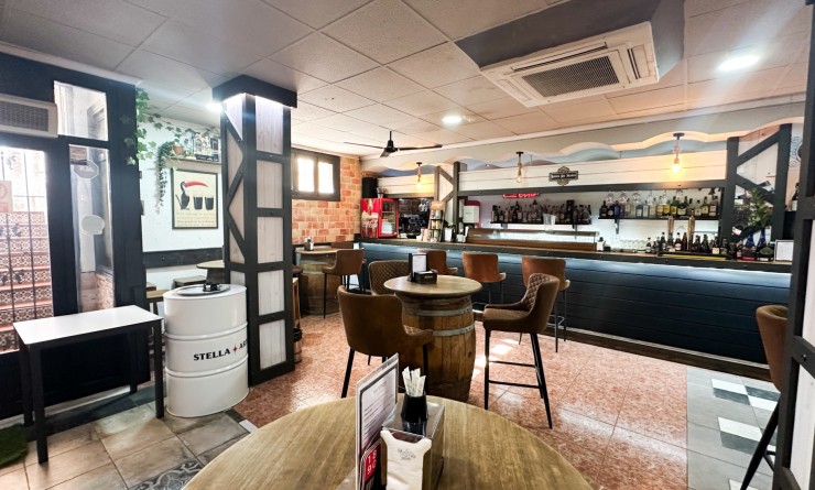 Sale - Commercial - Torrevieja - Nueva Torrevieja - Aguas Nuevas