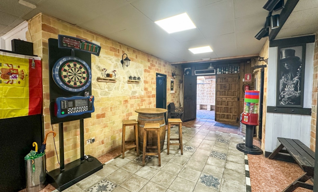 Sale - Commercial - Torrevieja - Nueva Torrevieja - Aguas Nuevas