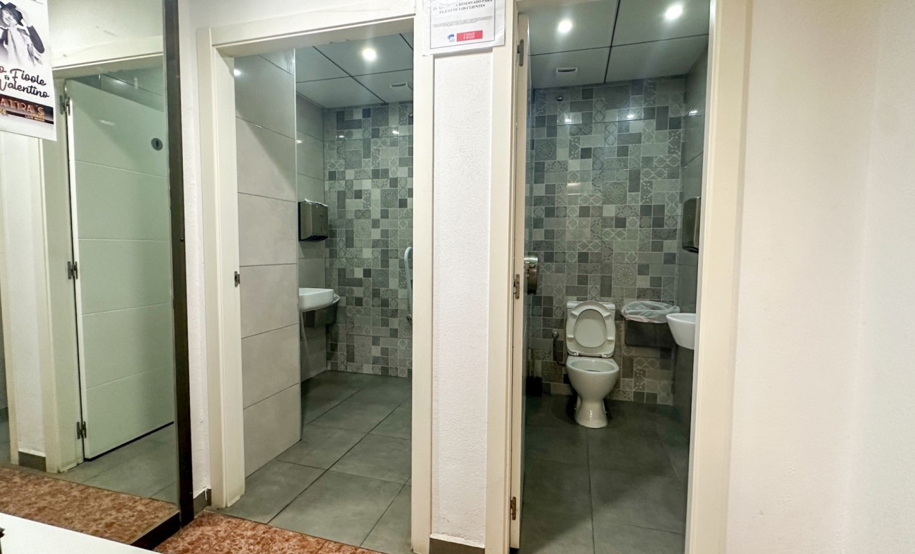 Sale - Commercial - Torrevieja - Nueva Torrevieja - Aguas Nuevas