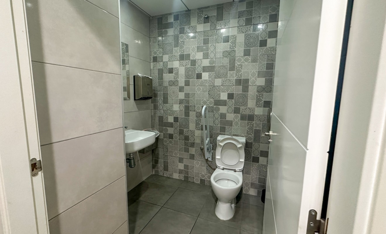 Sale - Commercial - Torrevieja - Nueva Torrevieja - Aguas Nuevas