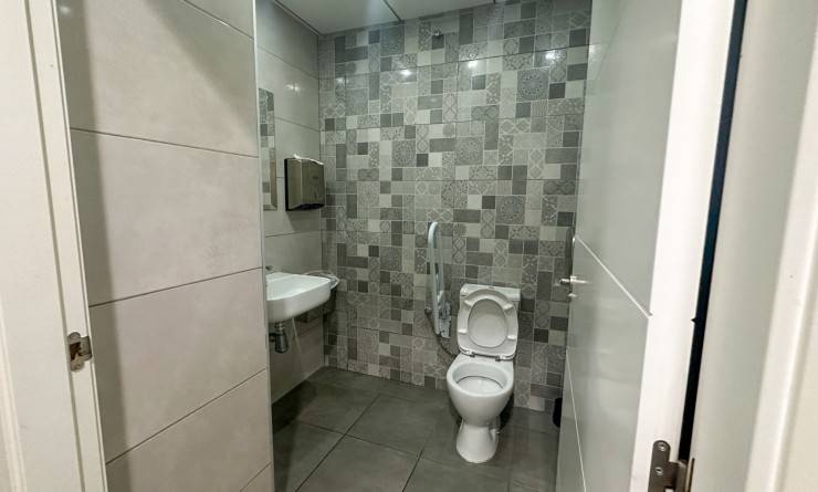 Sale - Commercial - Torrevieja - Nueva Torrevieja - Aguas Nuevas