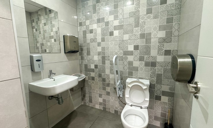 Sale - Commercial - Torrevieja - Nueva Torrevieja - Aguas Nuevas