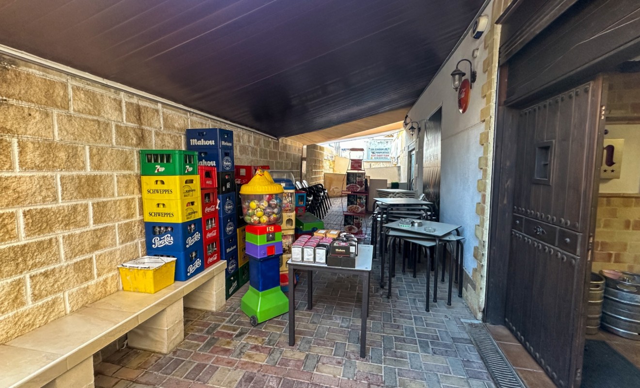 Sale - Commercial - Torrevieja - Nueva Torrevieja - Aguas Nuevas