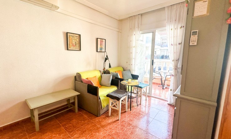 Wederverkoop - Apartment / flat - Torrevieja - Centro