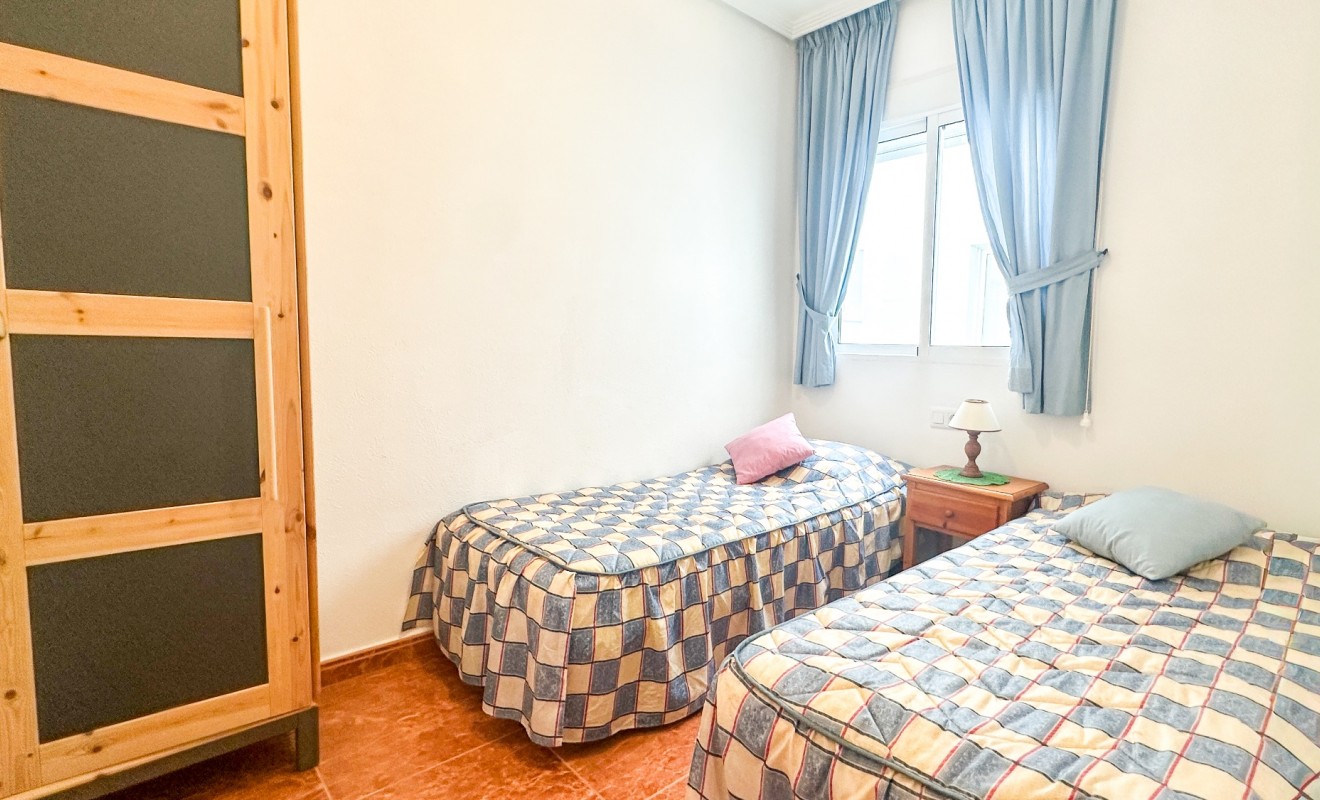 Wederverkoop - Apartment / flat - Torrevieja - Centro