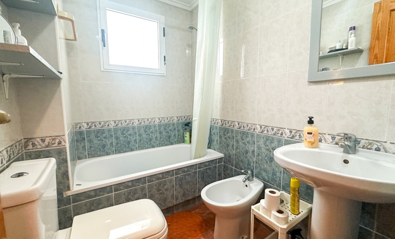 Wederverkoop - Apartment / flat - Torrevieja - Centro