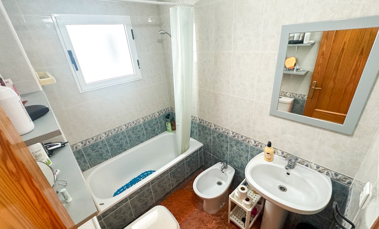 Wederverkoop - Apartment / flat - Torrevieja - Centro