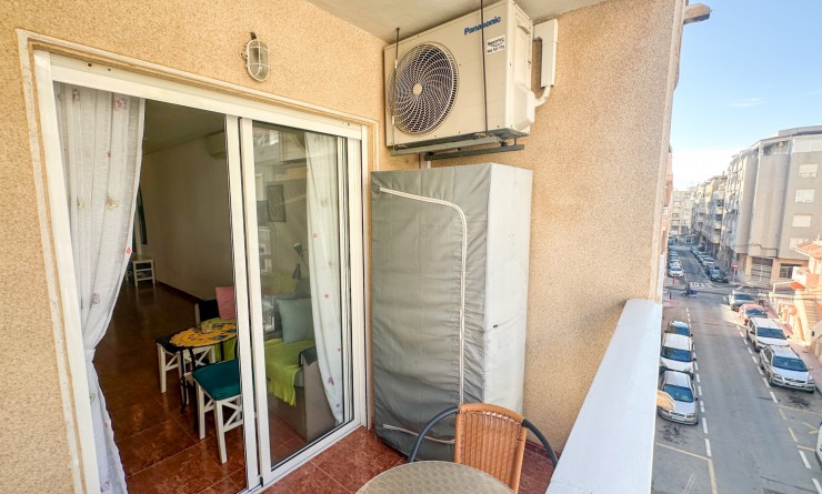 Wederverkoop - Apartment / flat - Torrevieja - Centro