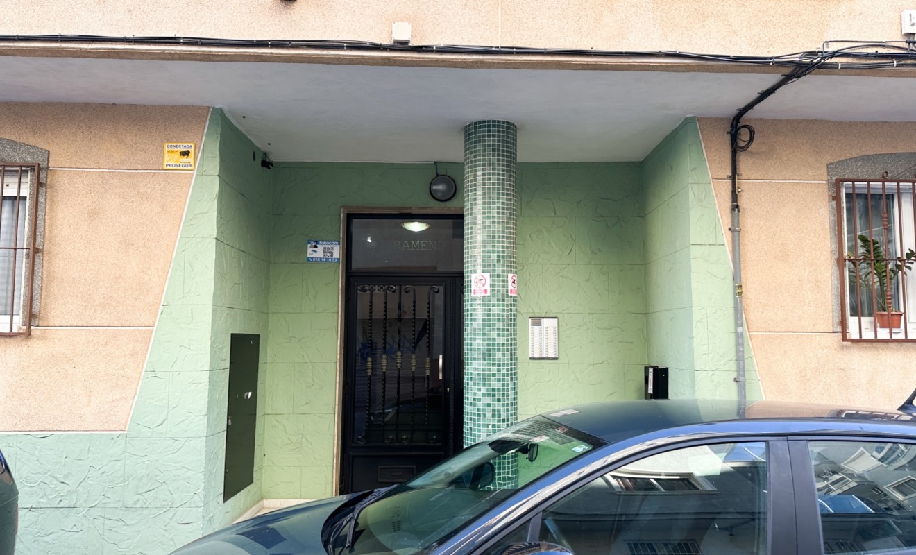 Wederverkoop - Apartment / flat - Torrevieja - Centro