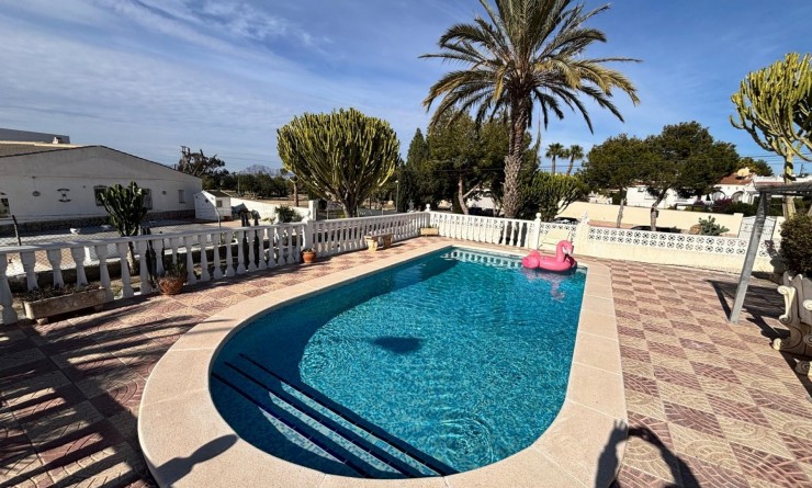 Revente - Villa / Detached - Ciudad Quesada - CENTRO