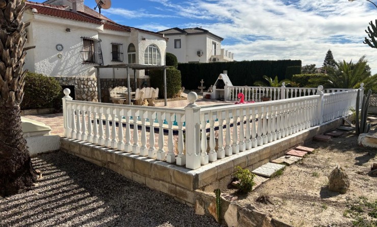 Revente - Villa / Detached - Ciudad Quesada - CENTRO