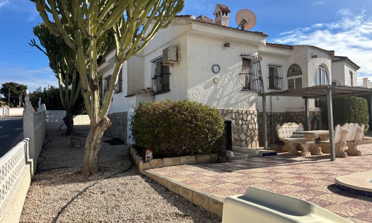 Revente - Villa / Detached - Ciudad Quesada - CENTRO