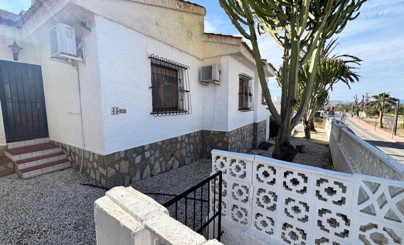 Revente - Villa / Detached - Ciudad Quesada - CENTRO