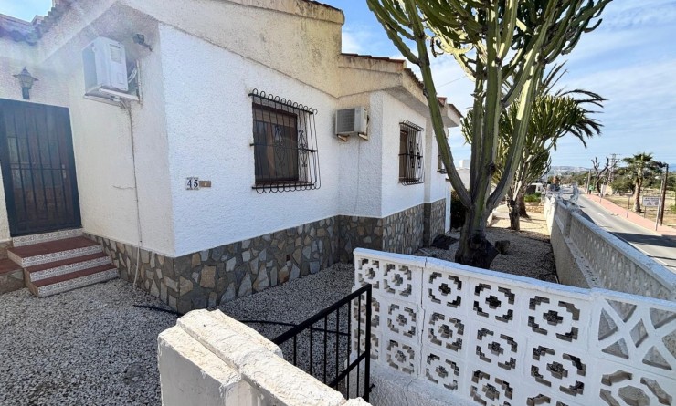 Revente - Villa / Detached - Ciudad Quesada - CENTRO