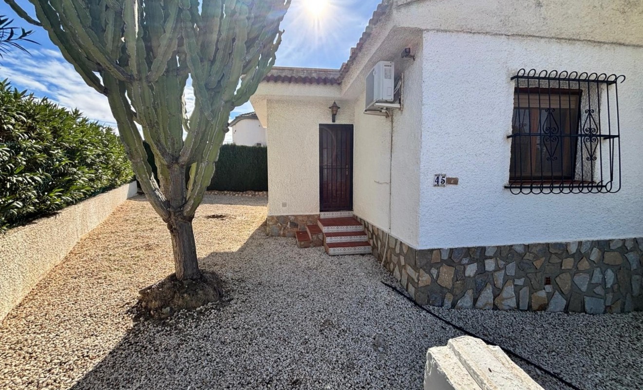 Revente - Villa / Detached - Ciudad Quesada - CENTRO