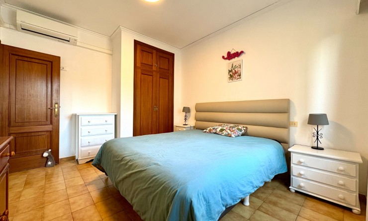 Wederverkoop - Apartment / flat - Denia - Les Marines - Las Marinas