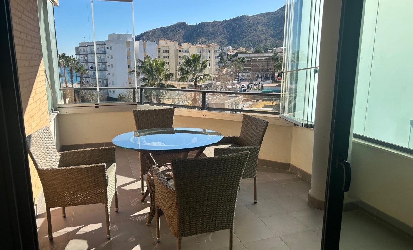 Sale - Apartment / flat - Albir - center