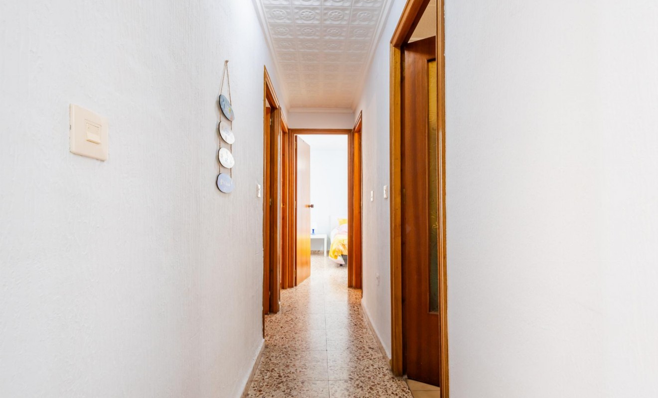 Sale - Apartamento - Torrevieja - Playa de los Naufragos