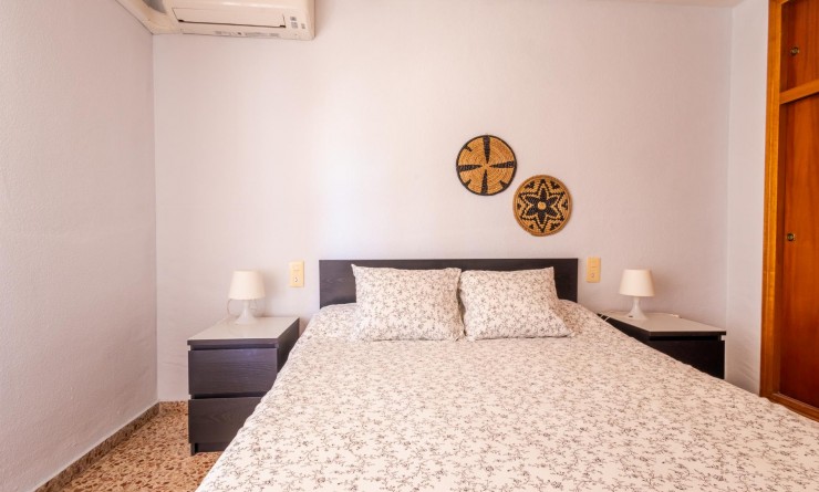 Sale - Apartamento - Torrevieja - Playa de los Naufragos