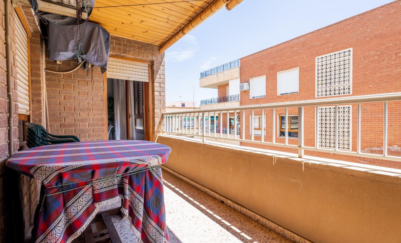 Sale - Apartamento - Torrevieja - Playa de los Naufragos