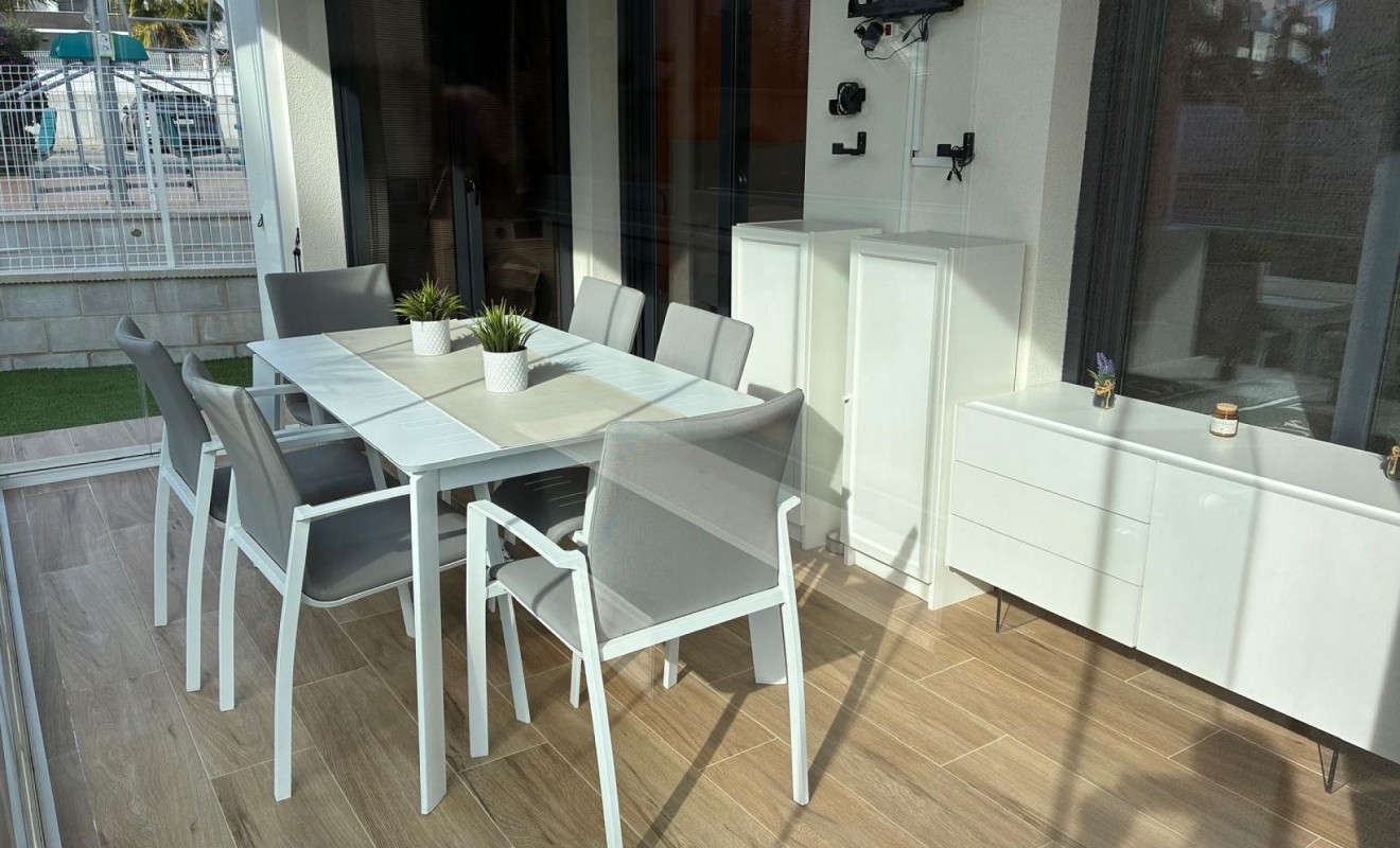 Sale - Apartment - Villamartín