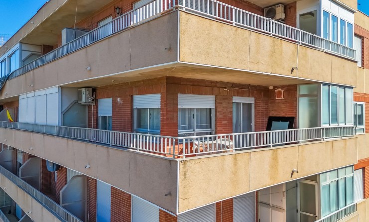 Sale - Apartamento - Torrevieja - Playa del Acequión