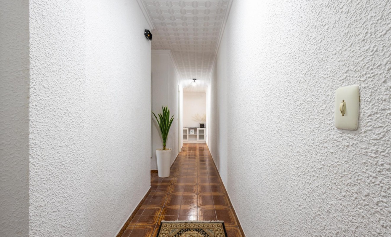 Sale - Apartamento - Torrevieja - Playa del Acequión