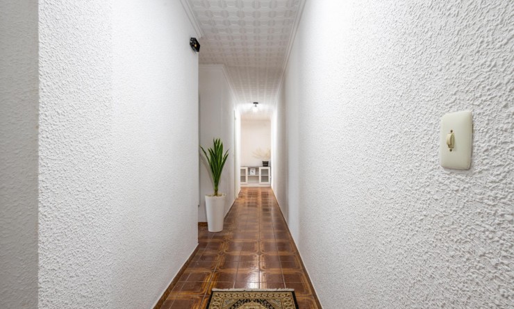 Sale - Apartamento - Torrevieja - Playa del Acequión