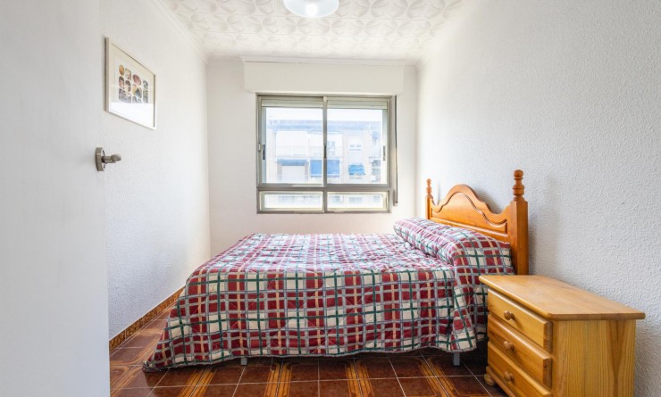 Sale - Apartamento - Torrevieja - Playa del Acequión