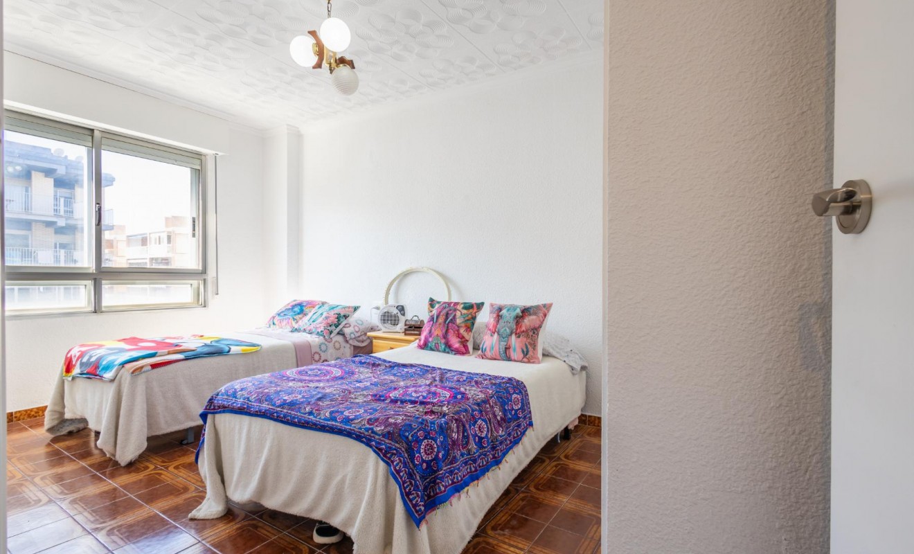 Sale - Apartamento - Torrevieja - Playa del Acequión