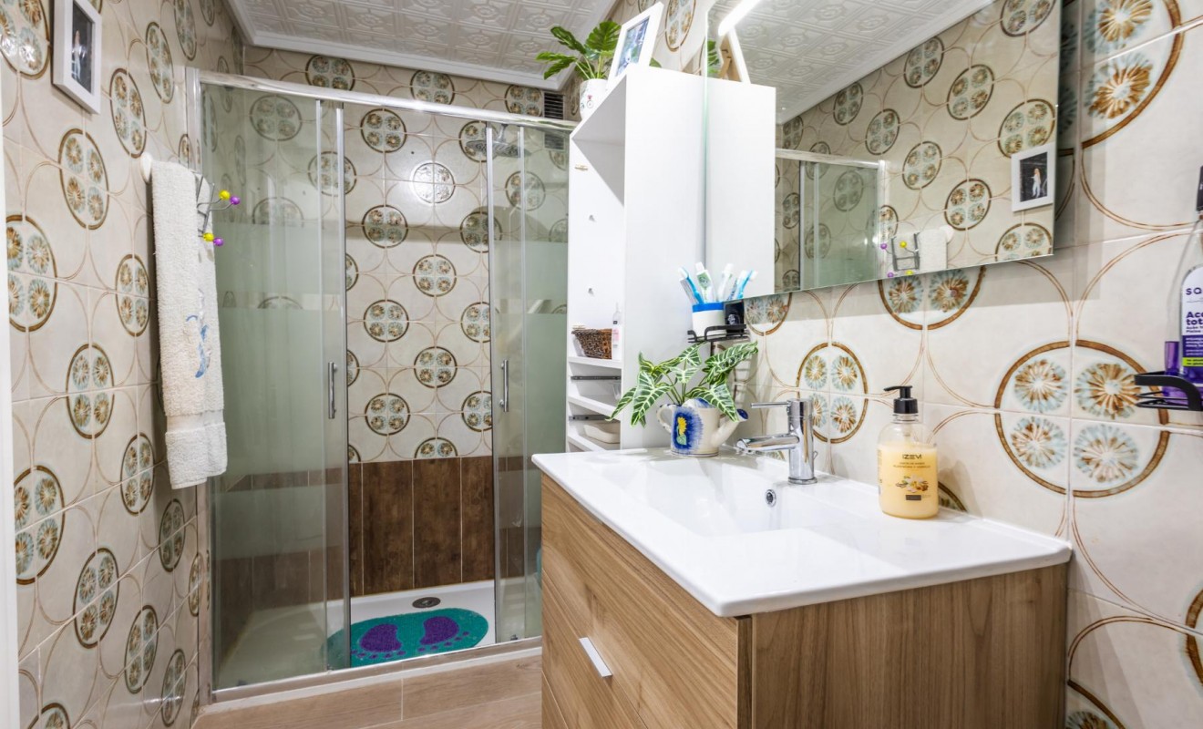 Sale - Apartamento - Torrevieja - Playa del Acequión