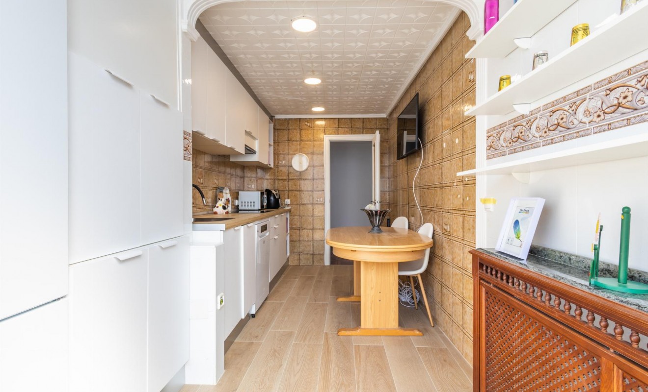 Sale - Apartamento - Torrevieja - Playa del Acequión