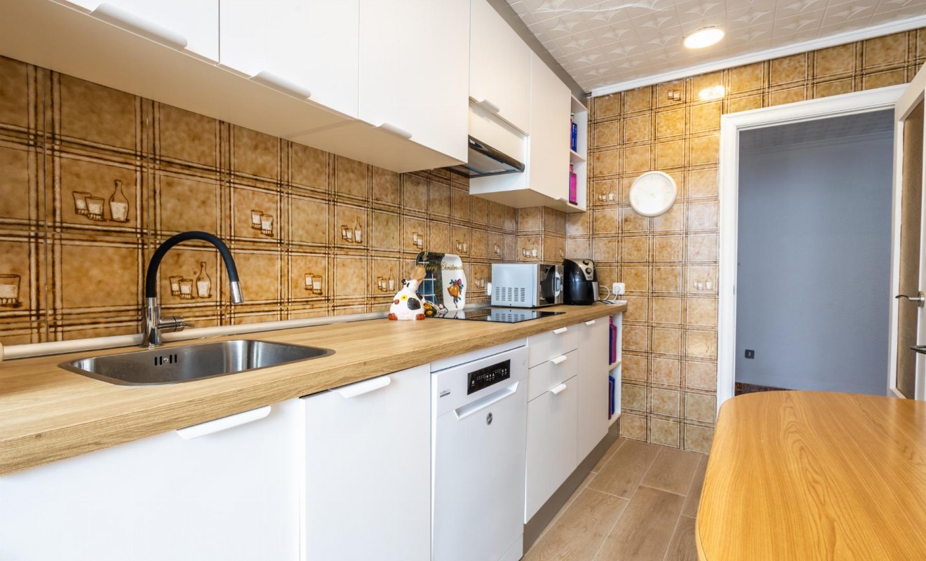 Sale - Apartamento - Torrevieja - Playa del Acequión