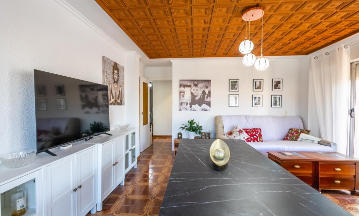 Sale - Apartamento - Torrevieja - Playa del Acequión