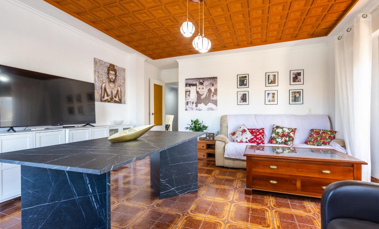 Sale - Apartamento - Torrevieja - Playa del Acequión