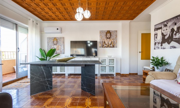 Sale - Apartamento - Torrevieja - Playa del Acequión