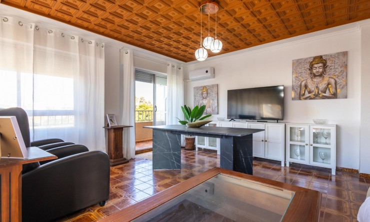 Sale - Apartamento - Torrevieja - Playa del Acequión