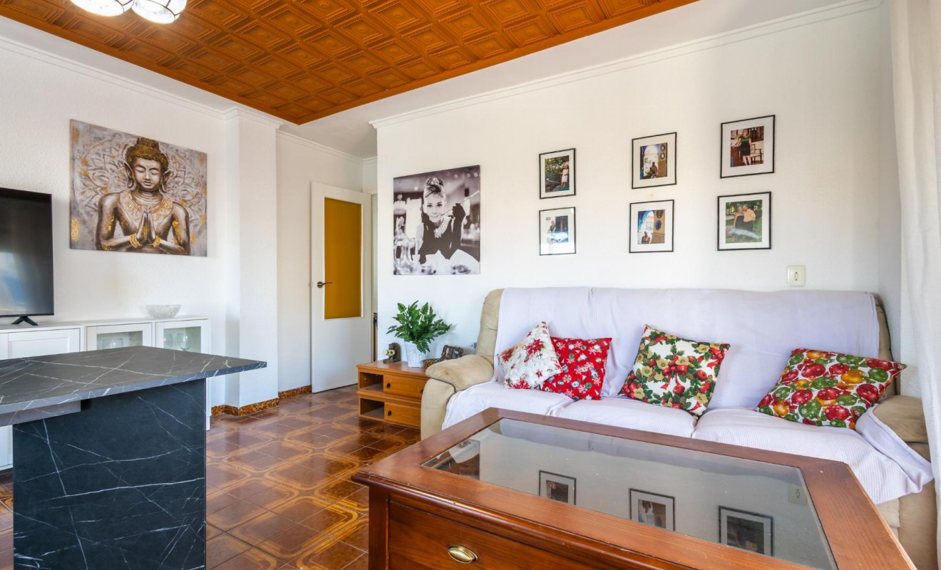 Sale - Apartamento - Torrevieja - Playa del Acequión