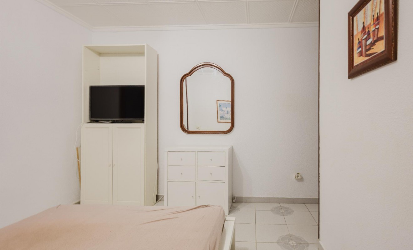 Sale - Apartamento - Torrevieja - Playa del Acequión