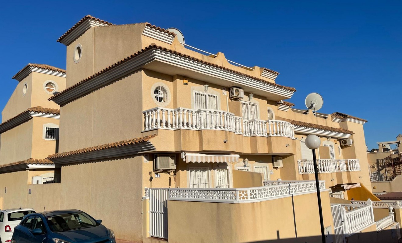 Sale - Townhouse - Villamartín