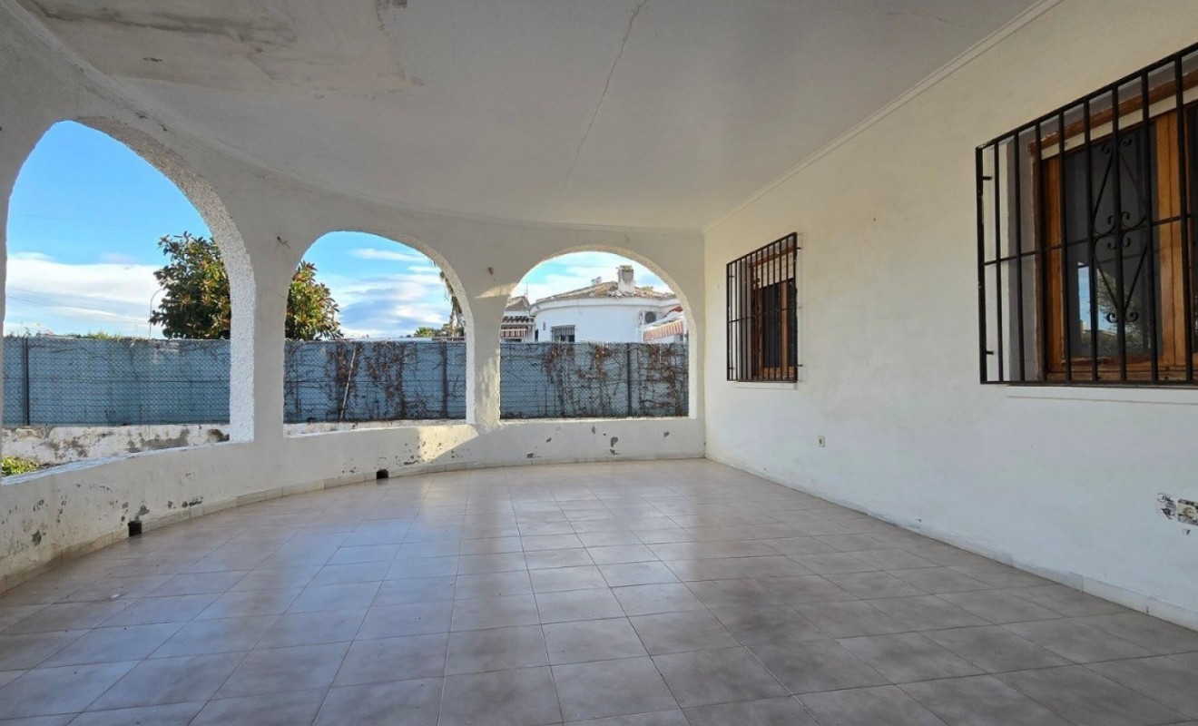 Wederverkoop - Detached villa - Torrevieja - El Chaparal